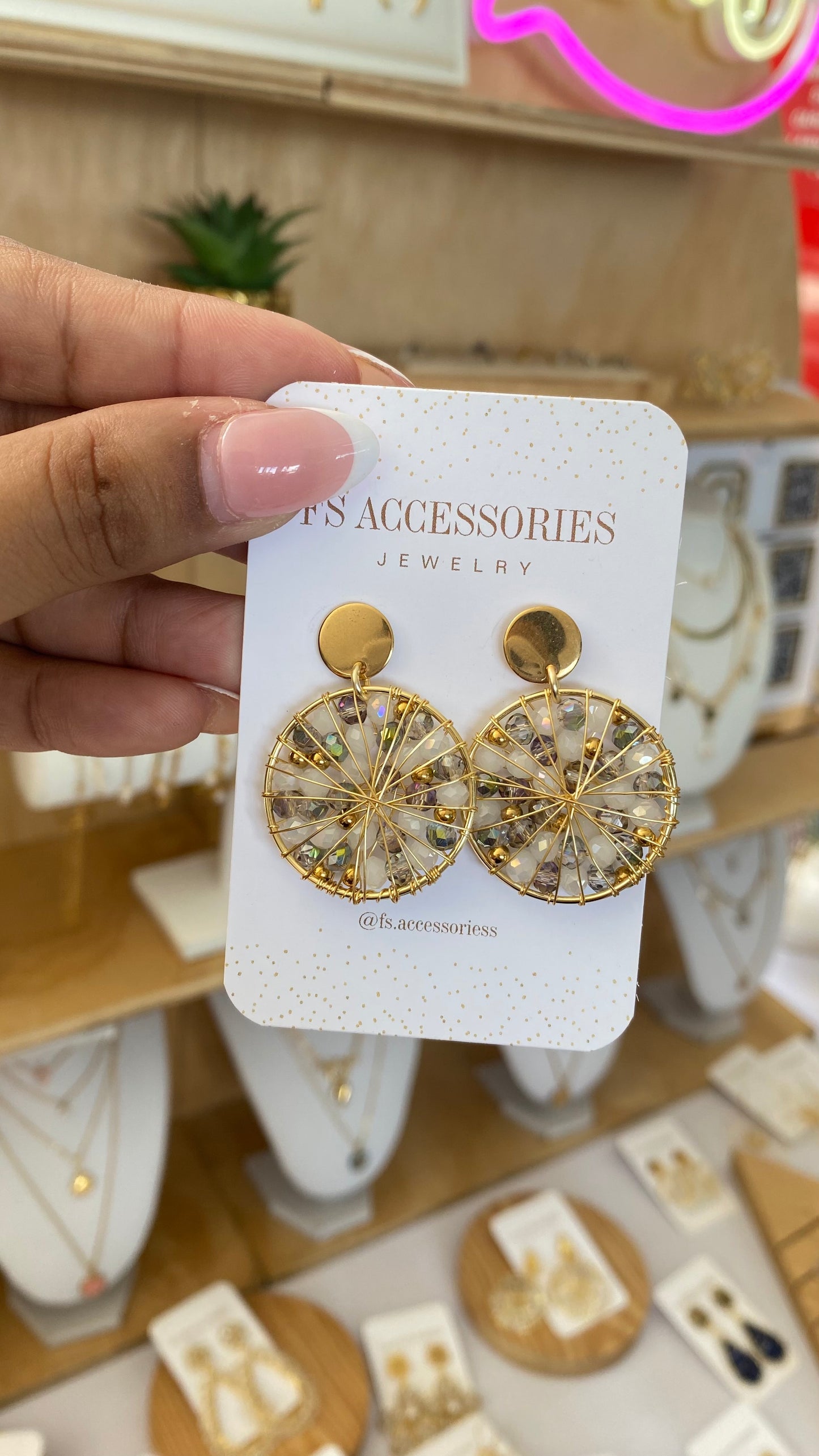 Medium Round Earrings w/stoppers