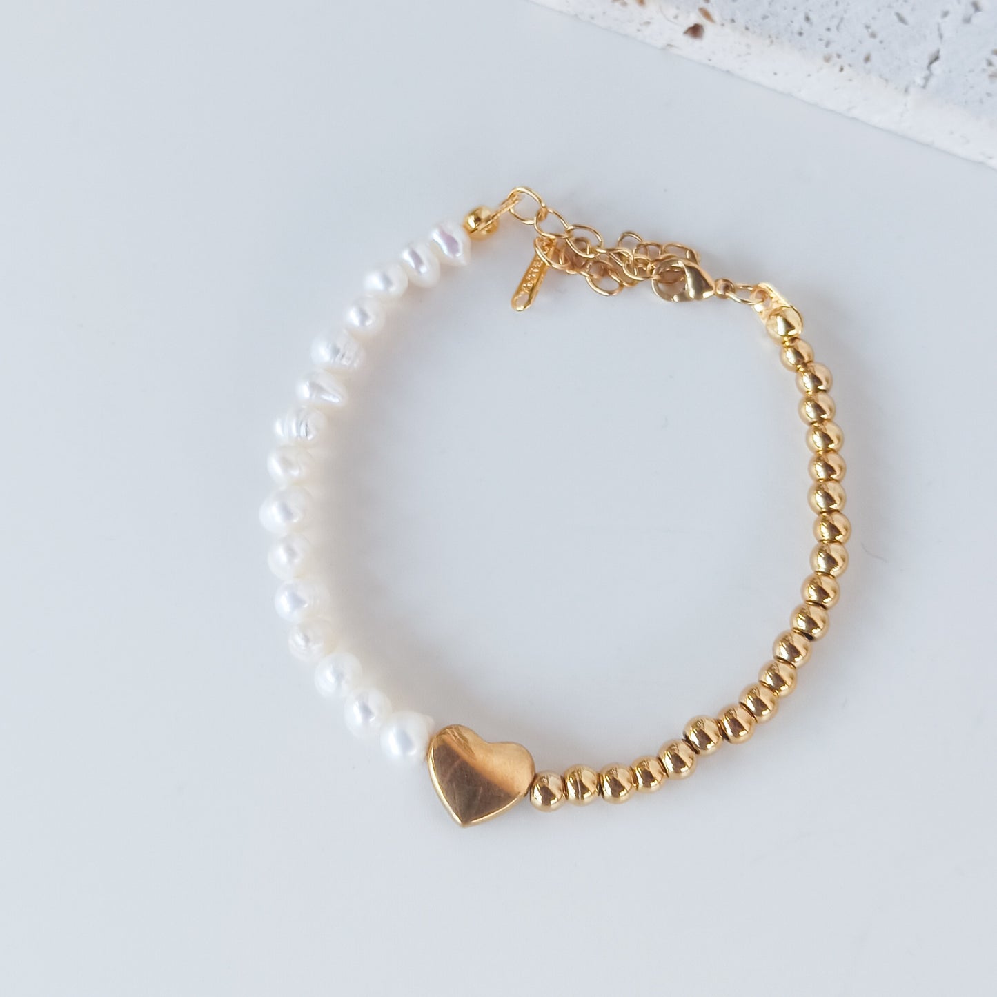 Beaded Gold Bracelet with pearls