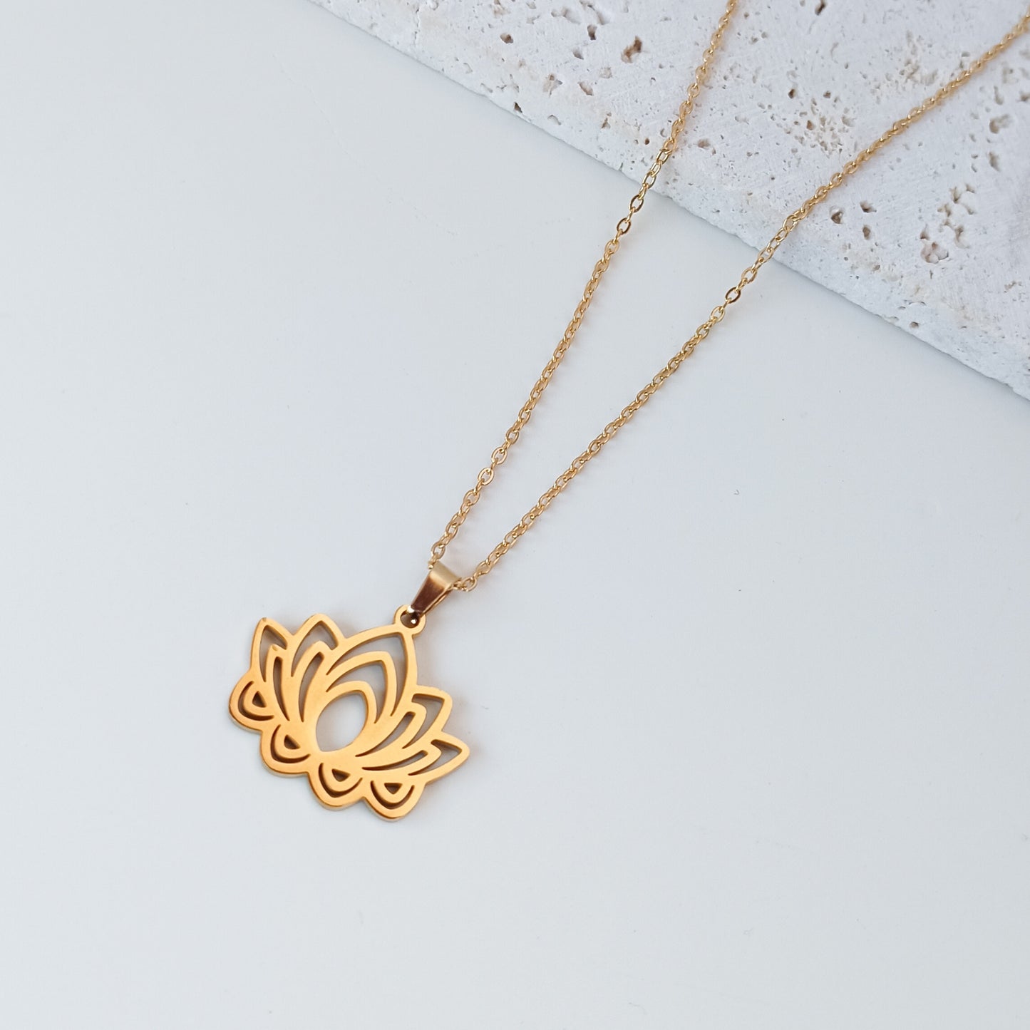 Medium Lotus Chain